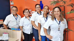 Parceria de sucesso: conheça o casal de 66 e 70 anos que comanda uma loja da Empresta