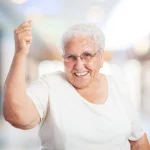 Idosa sorrindo o que é a aposentadoria especial insalubridade