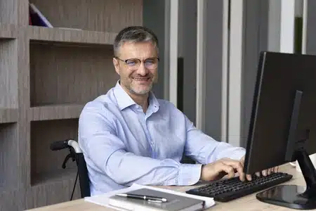 Consignado INSS: planeje compras de fim de ano com juros baixos