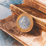 Crédito emergencial: veja como usar com segurança em situações urgentes, comparar taxas, evitar armadilhas e proteger suas finanças.