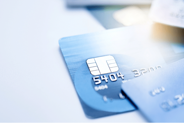 Entenda o cartão de crédito consignado em 2026: saque de 70% do limite, juros reduzidos e aprovação facilitada para negativados. Confira!