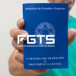 Entenda a diferença entre Saque-Aniversário e Saque-Rescisão. Compare regras, prazos e veja qual vale a pena em 2026.