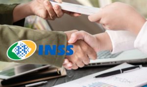 Saiba como o novo salário mínimo de R$ 1.621 impacta o empréstimo consignado INSS em 2026. Entenda as regras de margem, o teto de juros