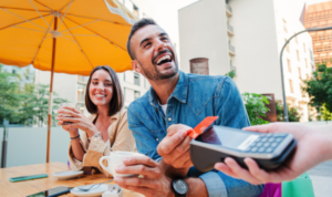 Descubra se vale a pena parcelar ou pagar à vista em 2026. Entenda o impacto dos juros, como calcular descontos e estratégias.